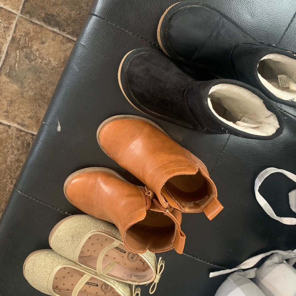 Toddler shoes size 7
